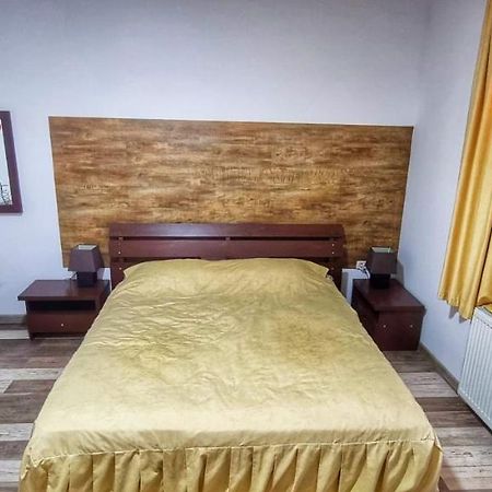 La Nuc O Camera Săcele Esterno foto