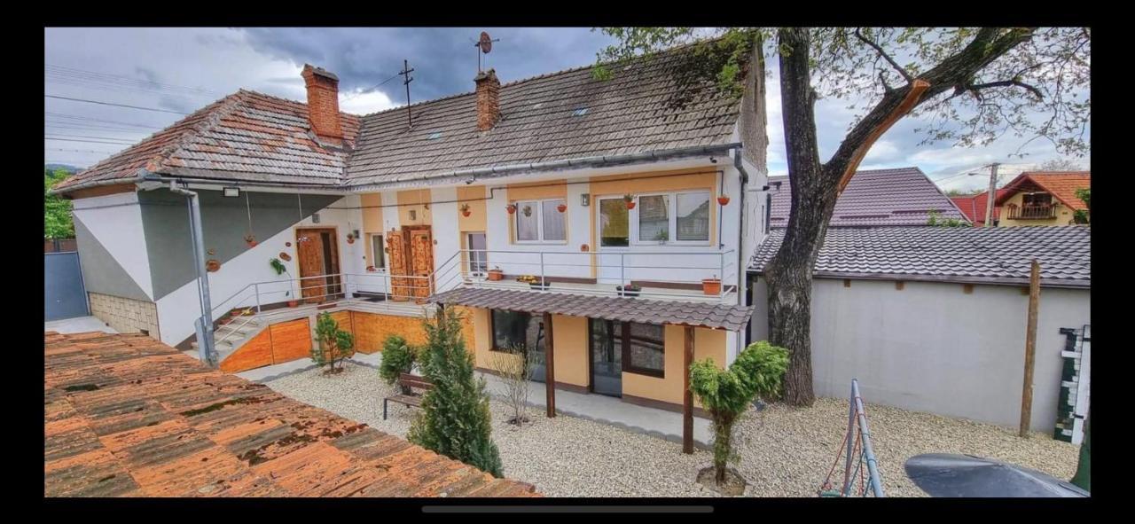 La Nuc O Camera Săcele Esterno foto